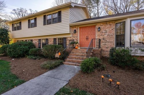 1519 Carnaby Ct, Atlanta GA  30338-3826 exterior