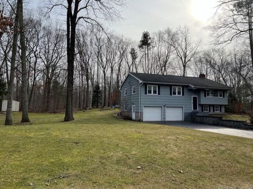 100 Geraldine Dr, Coventry, CT 06238-1388
