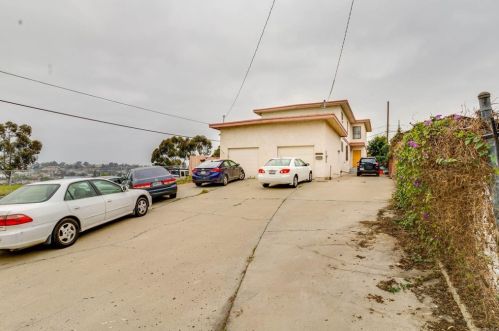 3502 J St, San Diego, CA 92102-4412