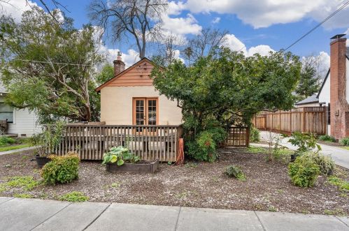 523 E St, Davis, CA 95616-3817