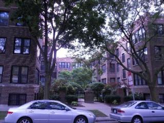 755 Brompton Ave, Chicago IL  60657-1846 exterior