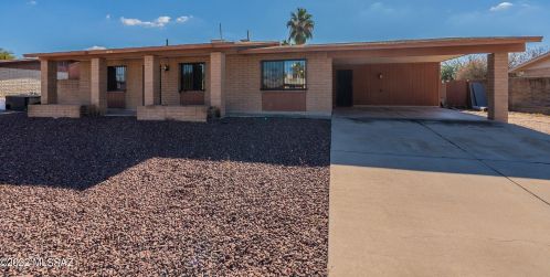 8520 Desert Palm St, Tucson, AZ 85730-4706