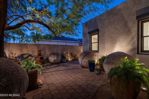 148 Highland Ave, Tucson, AZ 85719-5835