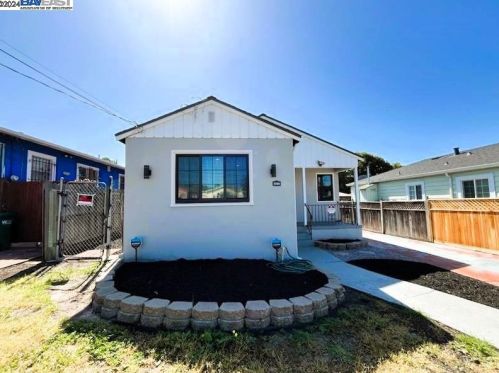 2750 106th Ave, Oakland, CA 94605-5210