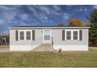 44 B St, Seabrook, NH 03874-6228