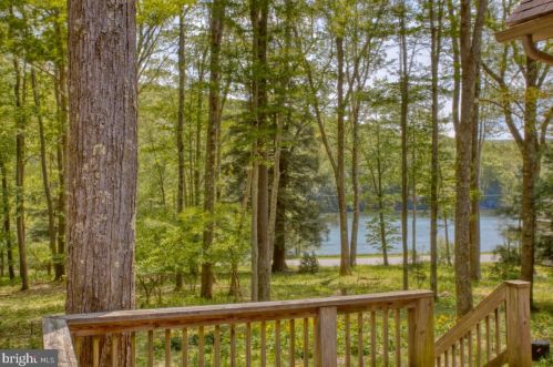 156 Laurel Cir, Corinth, WV 26764-2610