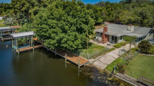 1154 Lagoon Rd, Tarpon Springs, FL 34689-9403