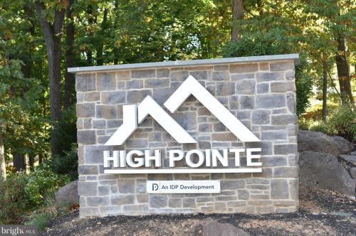 112 High Pointe Dr, Hummelstown, PA 17036