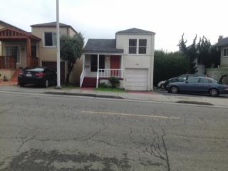 702 Solano Ave, Berkeley CA  94706-1517 exterior