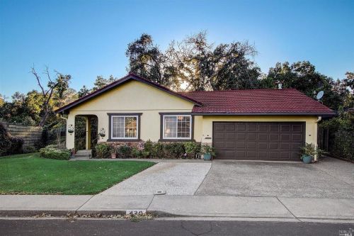 420 Edgewood Dr, Vacaville, CA 95688-3605