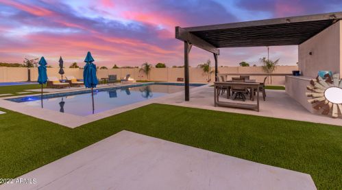 1071 Kingbird Pl, Chandler AZ  85286-5615 exterior