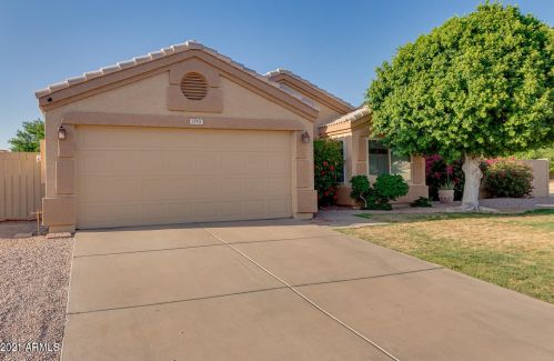 1792 Appaloosa Rd, Gilbert, AZ 85296-3232