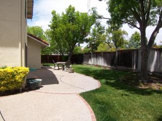 6996 Paseo Santa Cruz, Pleasanton CA  94566-5790 exterior