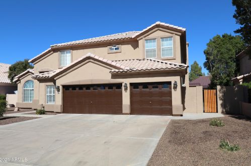 2834 Fox St, Mesa, AZ 85213-5439