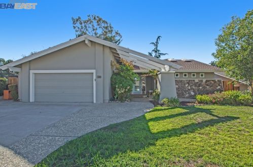 1035 Geneva St, Livermore, CA 94550-5661