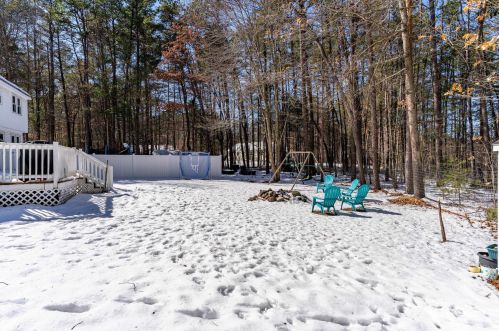 7 Skyline Dr, Amherst NH  03031-2249 exterior