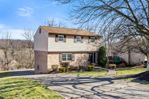 978 Westchester Rd, Library, PA 15129-9116