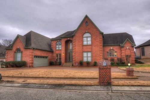 7571 Fairway Forest Dr, Cordova, TN 38016-8728