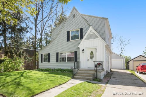 1215 Emerald Ave, Grand Rapids, MI 49505-5224