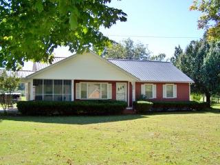 1090 Old Harrison Ferry Rd, Mc Minnville, TN 37110-4540