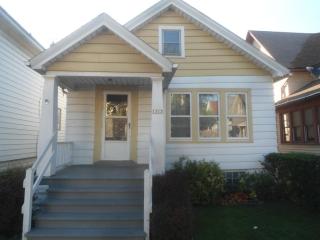 1313 15th St, Milwaukee, WI 53204-2710