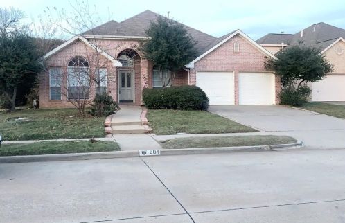 804 Devon Dr, Euless TX  76039-3265 exterior