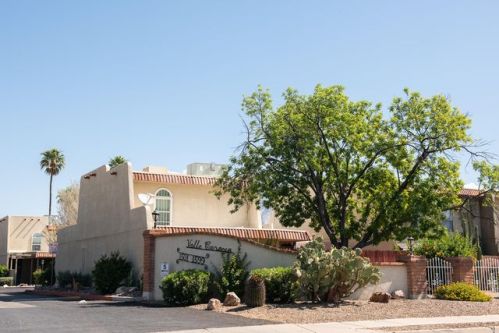 1539 Prince Rd, Tucson, AZ 85705-3023