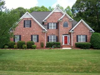 7694 Crabtree Valley Ct, Greensboro, NC 27455-8348