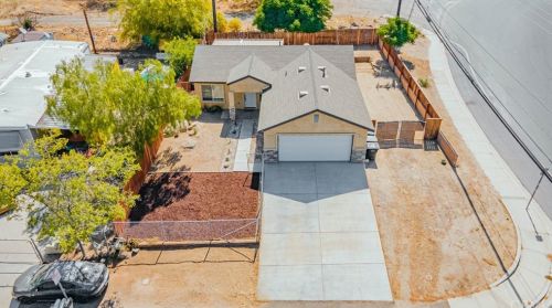 27 Bond Dr, Perris, CA 92570-1752