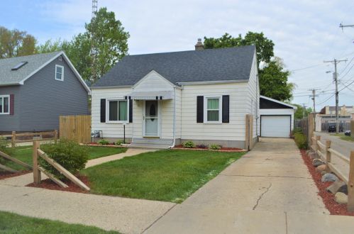 6020 32nd Ave, Kenosha, WI 53142-3309