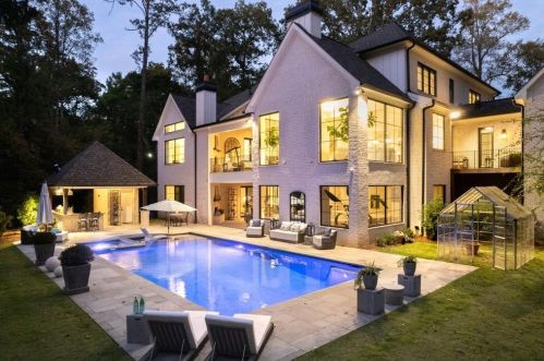 4220 Harris Trl, Atlanta, GA 30327-3818