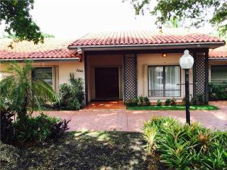 2445 102nd Pl, Miami, FL 33165-2527