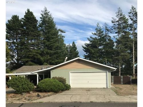 1730 Park Dr, Florence OR  97439-9735 exterior