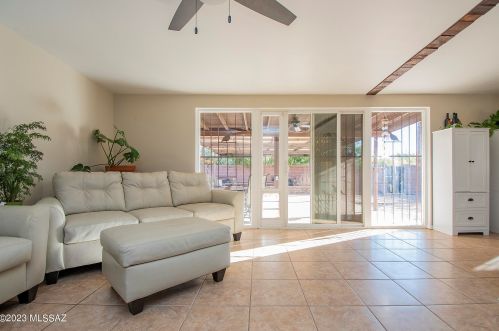 642 Kent Dr, Tucson, AZ 85710-2440