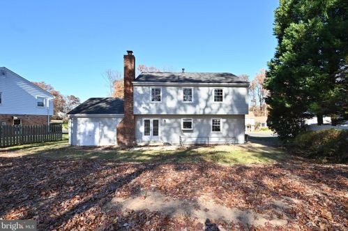 6153 Roxbury Ave, Springfield VA  22152-1625 exterior