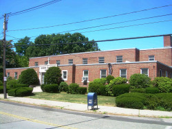 1337 Centre St, Newton, MA 02459-2582