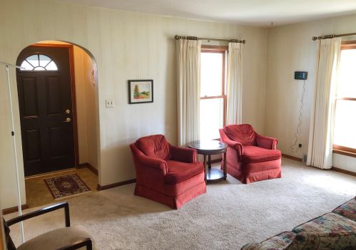 409 Southview Dr, Marshall, MN 56258-2220