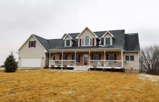 1846 Pinebrook Ct, Twin View Heights, IA 52333-9502