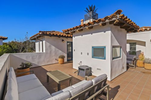 4384 Modoc Rd, Santa Barbara CA  93110-1836 exterior