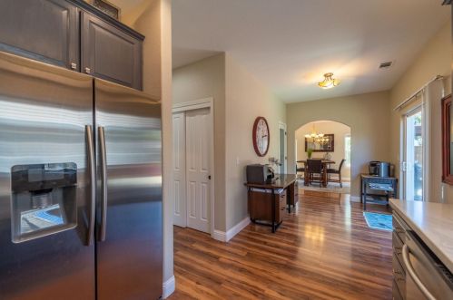 437 Locust St, Lodi CA  95240-2321 exterior