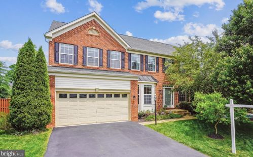 5302 Macdonald Rd, Woodbridge, VA 22193-5885