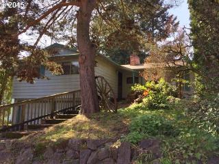 7835 82nd Ave, Portland, OR 97223-7328