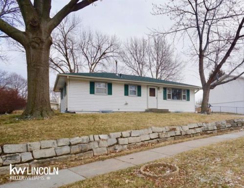 4330 11th St, Lincoln, NE 68521-2009