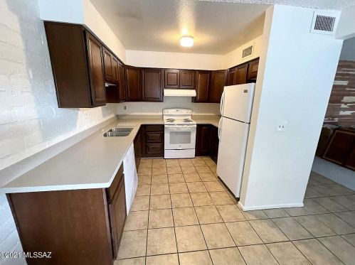 3309 Fort Lowell Rd, Tucson, AZ 85716-1616