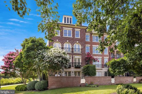24 Wolfe St, Alexandria VA  22314-3864 exterior
