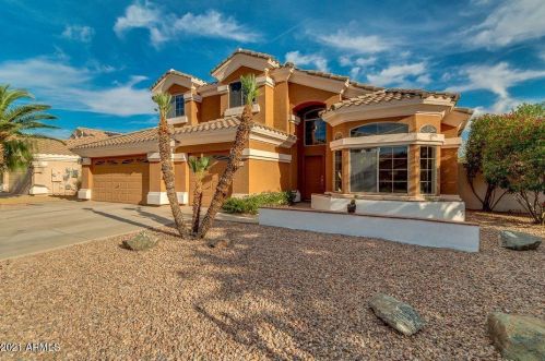 151 Baylor Ln, Gilbert, AZ 85233-8315