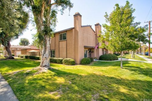 19 Center St, Redlands, CA 92373-8101