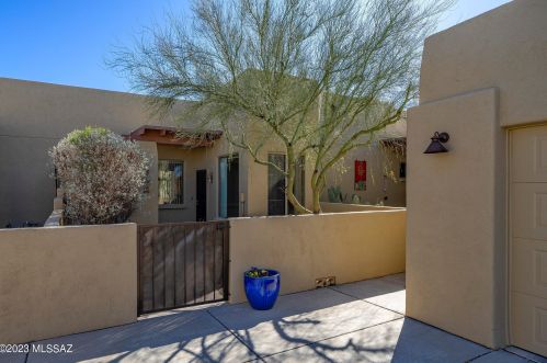 7537 Carver Ln, Tucson, AZ 85747-9629