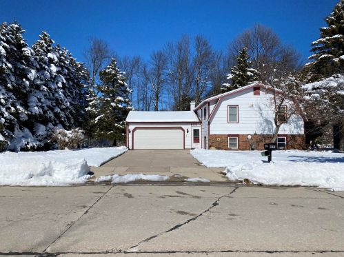 622 35th St, Two Rivers, WI 54241-1808