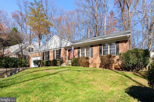 8250 Toll House Rd, Annandale, VA 22003-4626